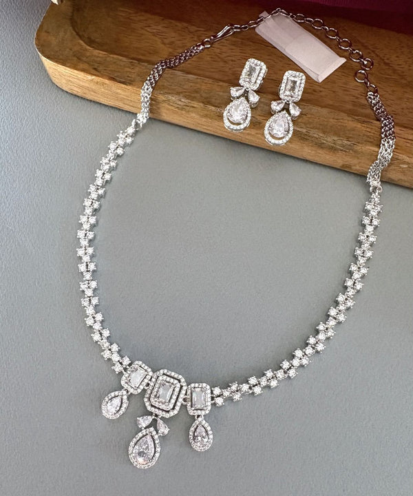 Illusion Necklace Set