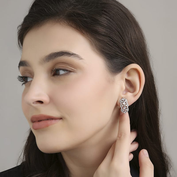 Scallop Studs