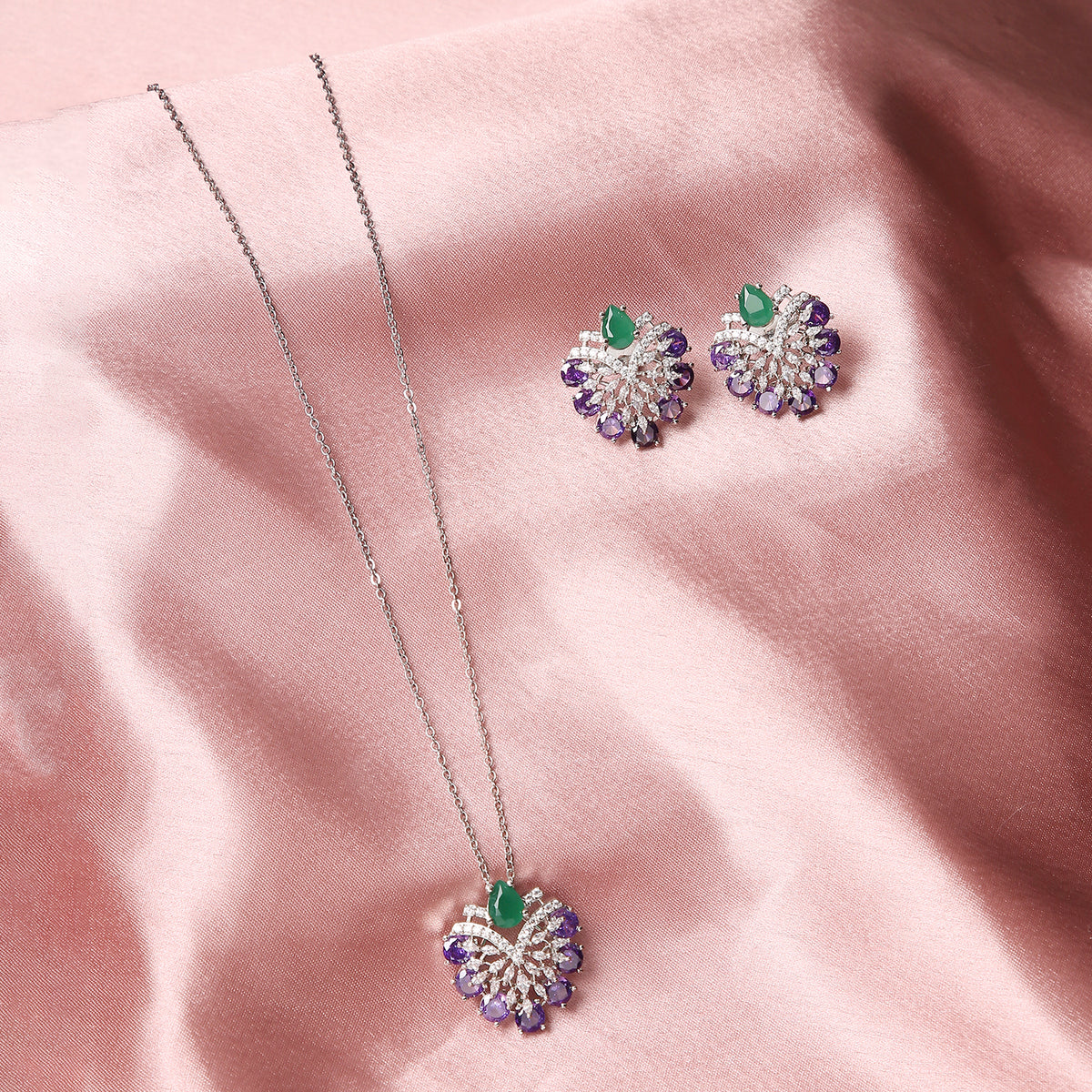 Studded V Set - Lavender with Green